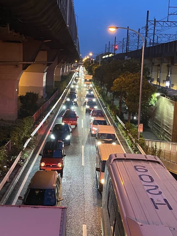 JR南船橋駅前の自動車渋滞の写真