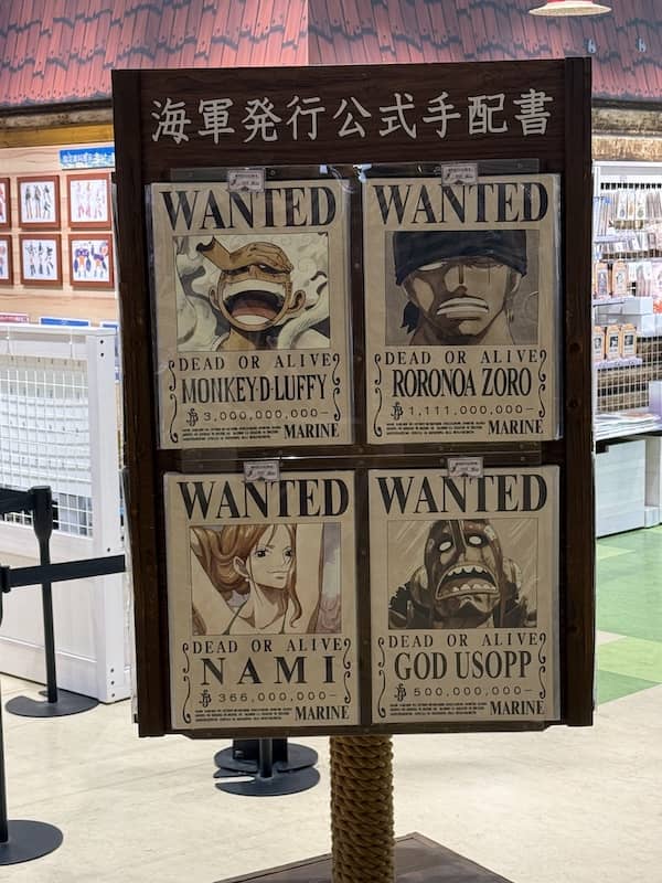 ONE PIECE 麦わらストア お台場店の海軍発行公式手配書